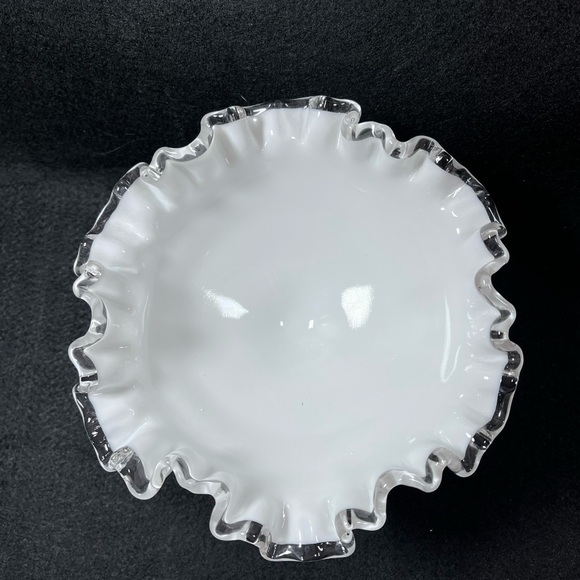 Vintage Fenton Milk Glass Silver Crest Ruffled Footed Candy Dish - Picture 4 of 8